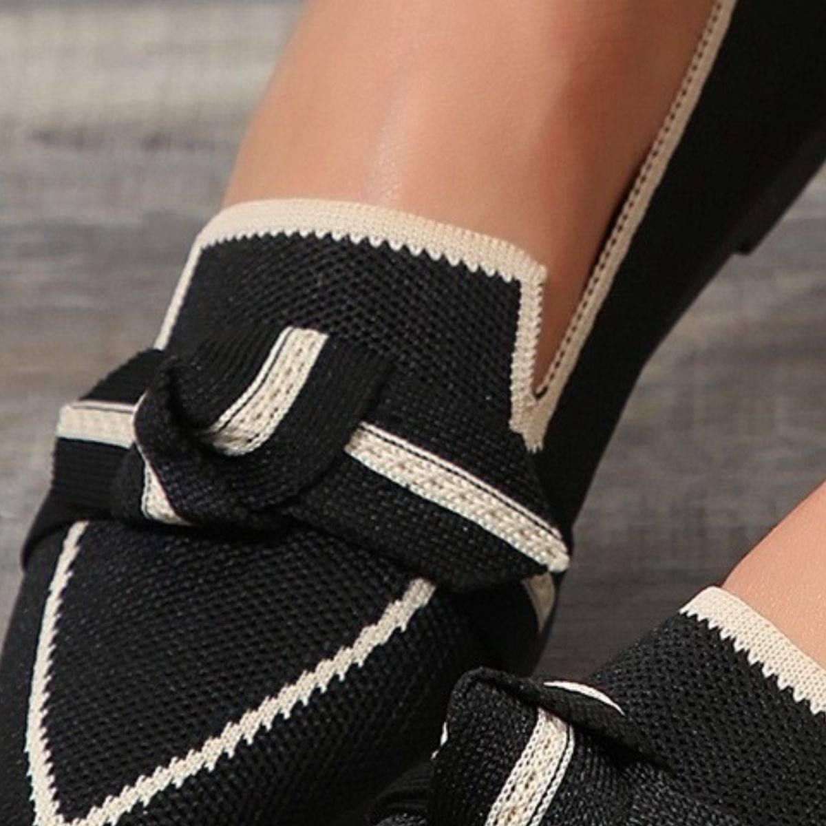Bow Contrast Trim Point Toe Loafers - Siennasass
