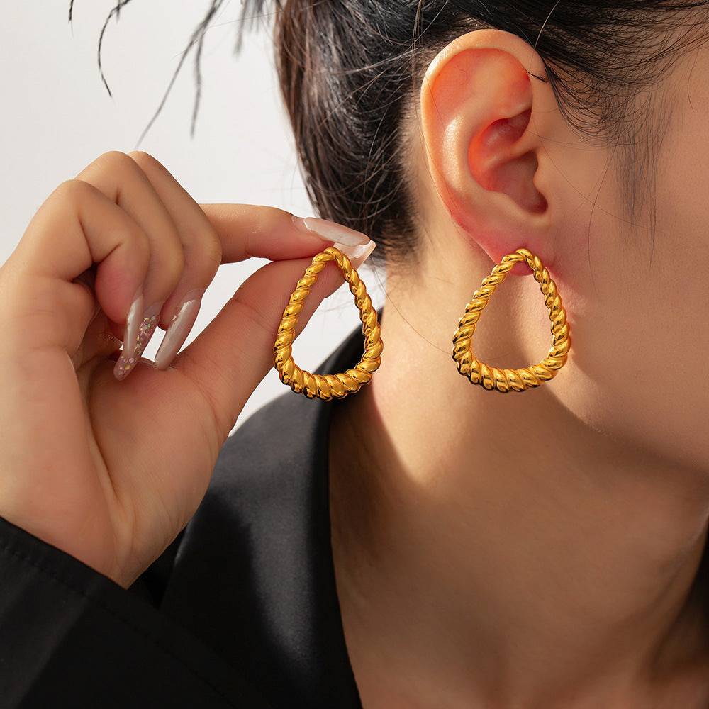 18 Karat vergoldete gedrehte Ohrringe