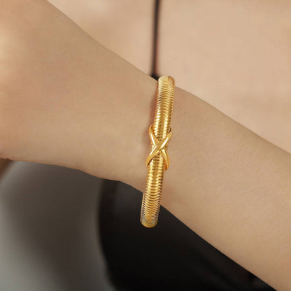 Federförmiges Armband aus Titanstahl