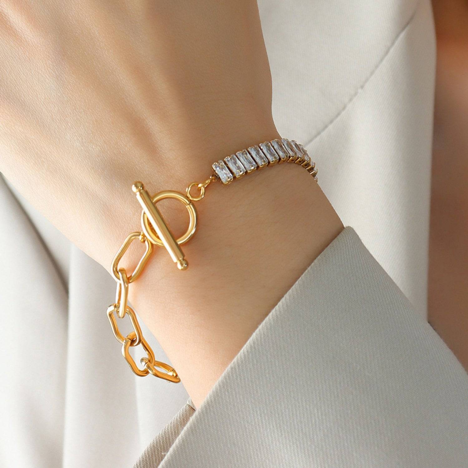 Zircon Titanium Steel Closure Bracelet - Siennasass