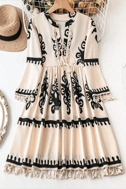 Minikleid mit Quastenprint und Dreiviertelärmeln