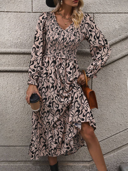 Bedrucktes Langarm-Midikleid mit V-Ausschnitt