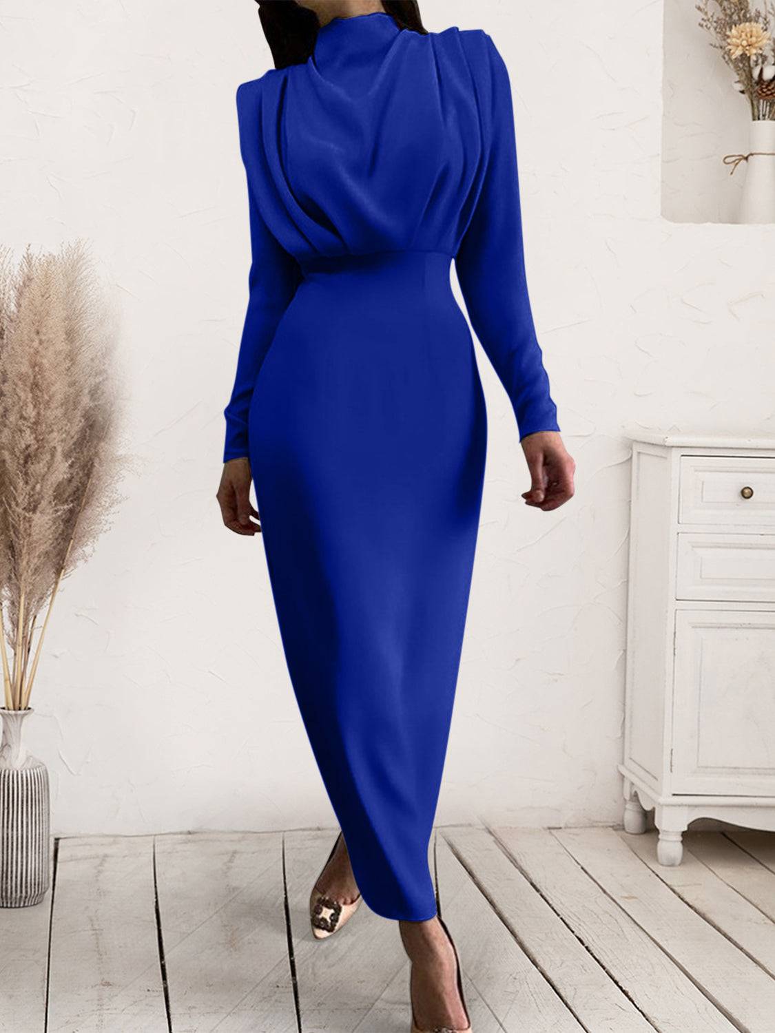 Gerüschtes Rollkragen-Langarmkleid
