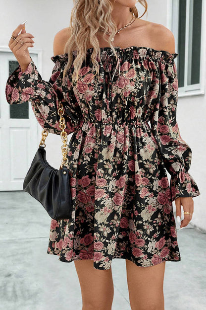 Geblümtes, schulterfreies Kleid mit Volantärmeln