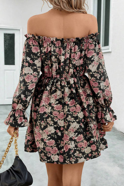 Geblümtes, schulterfreies Kleid mit Volantärmeln