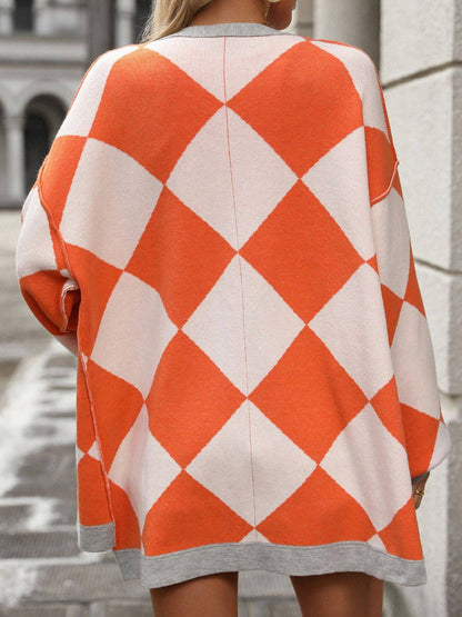 Karierte Strickjacke mit überschnittenen Schultern und langen Ärmeln