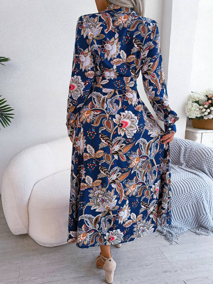 Bedrucktes Langarm-Midikleid mit Bindeband