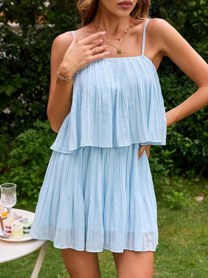 Mini-Camisole-Kleid mit mehrlagigem Schnitt und quadratischem Ausschnitt