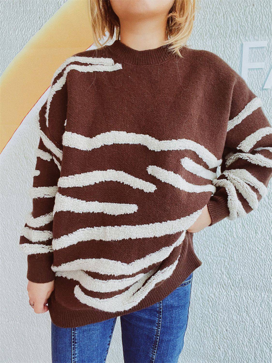 Pullover mit Rundhalsausschnitt und langen Ärmeln in Kontrastfarbe