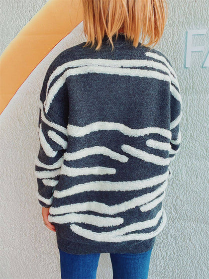 Pullover mit Rundhalsausschnitt und langen Ärmeln in Kontrastfarbe