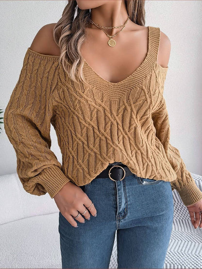 Langarmpullover mit Zopfmuster und kalten Schultern