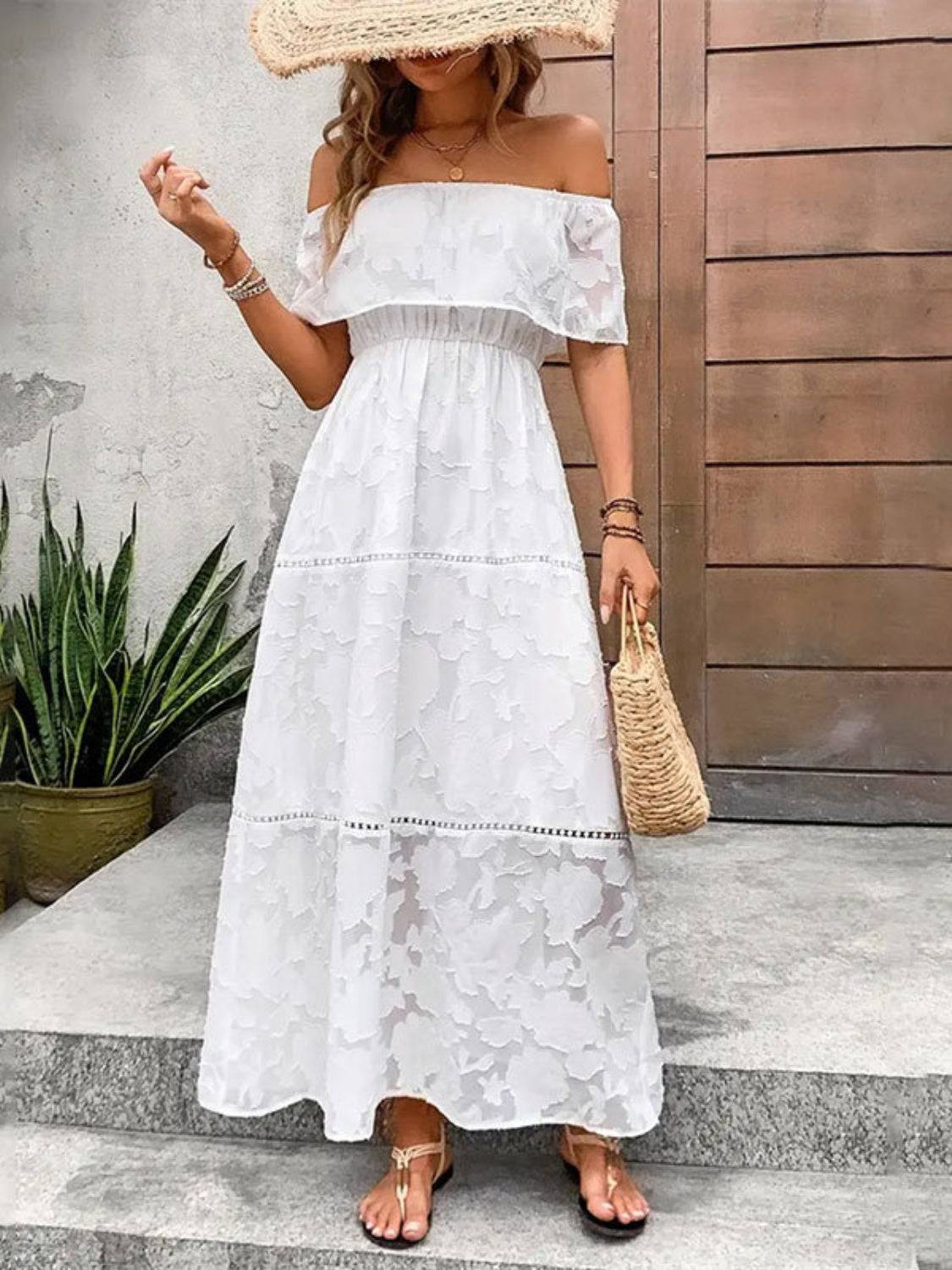 Schulterfreies, kurzärmliges Maxikleid