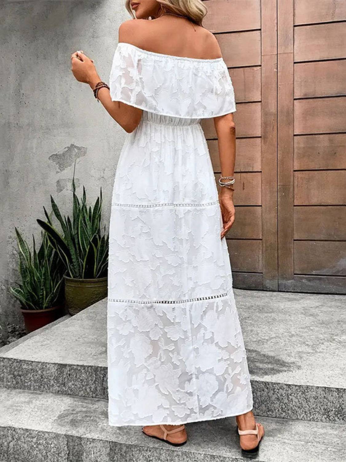Schulterfreies, kurzärmliges Maxikleid