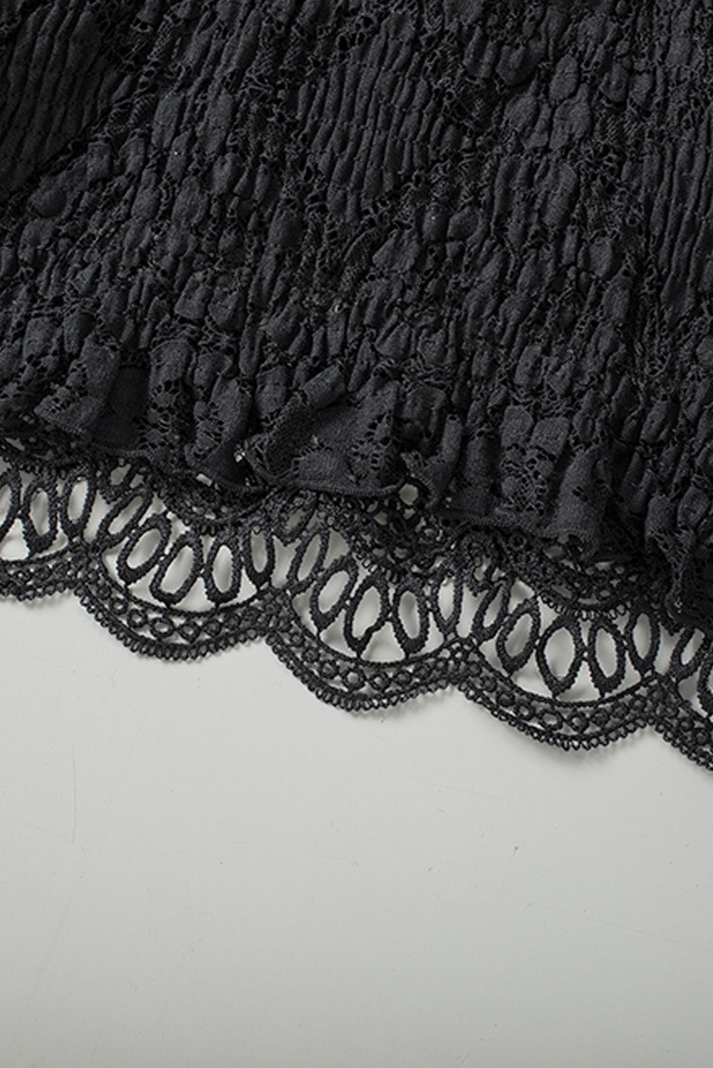 V-Neck Lace Cropped Cami - Siennasass